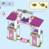 Королевская конюшня Белль и Рапунцель (LEGO 43195)