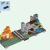 Пещера в горах (LEGO 21137)