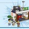 Лапшичная в центре города (LEGO 31131)