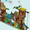 Дом на дереве в лагере приключений (LEGO 42631)