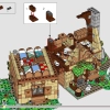 Домик Белоснежки и семи гномов (LEGO 43242)