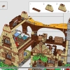 Домик Белоснежки и семи гномов (LEGO 43242)