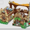 Домик Белоснежки и семи гномов (LEGO 43242)