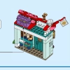 Приключения принцесс Диснея на рынке (LEGO 43246)